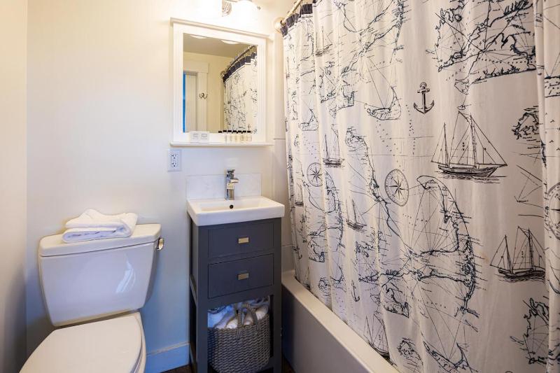 Queen Suite with Sea View - 2nd Floor image 4