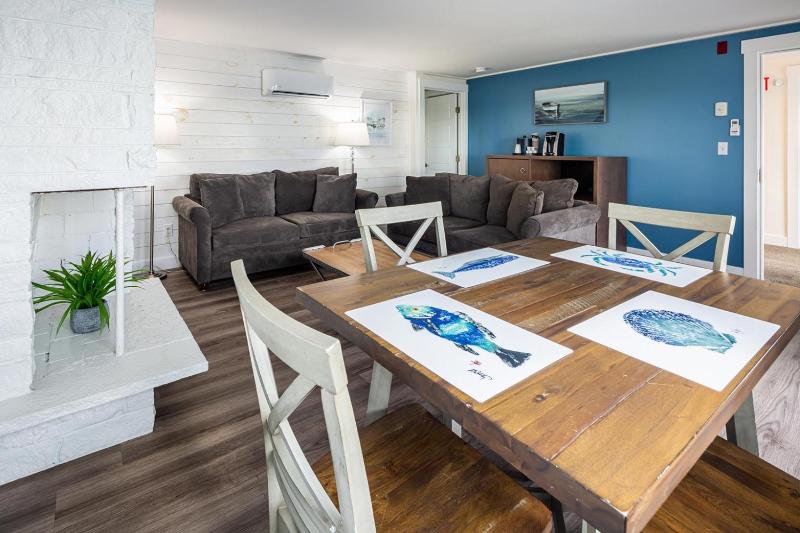 Queen Suite with Sea View - 2nd Floor image 2