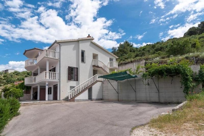 Apartments with parking space Mastrinka - Ciovo - 23789 - image 1