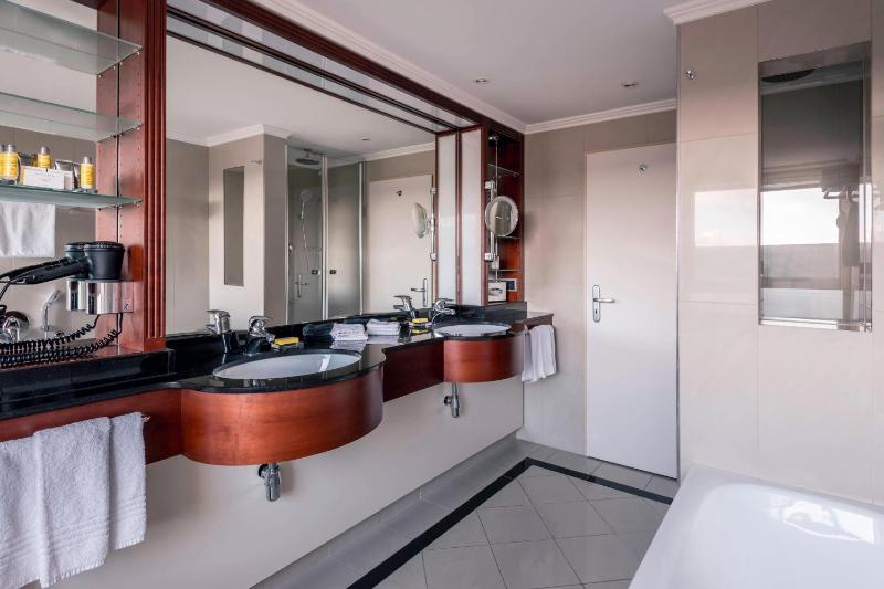 Loft Suite image 3