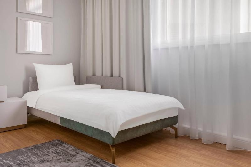 Executive Room image 4