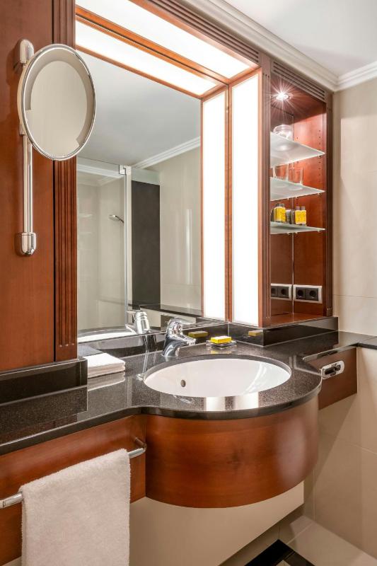 Junior Suite image 2
