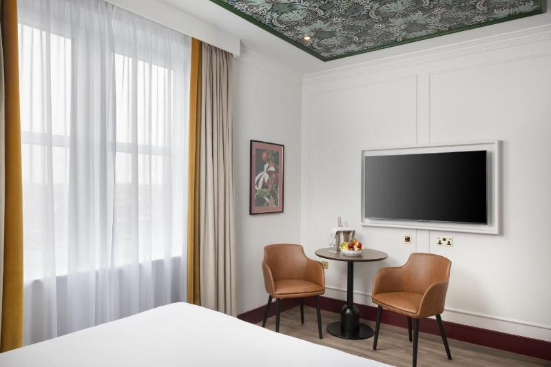 Standard Double Room image 2