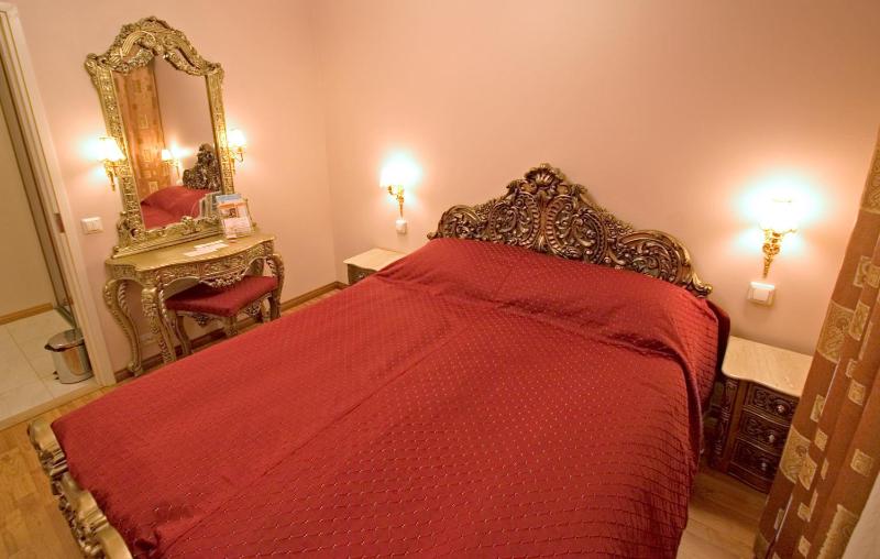 Double Room with Balcony image 1