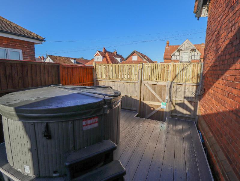 Caxton House - image 10