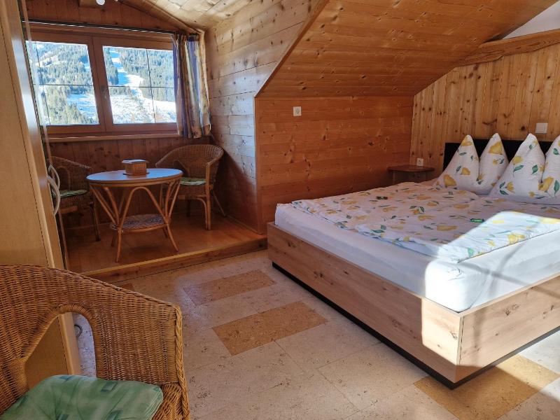 Studio Apartment with Balcony image 4