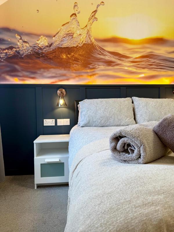 Luxurious Two-Bedroom Apartment with Sea View image 1