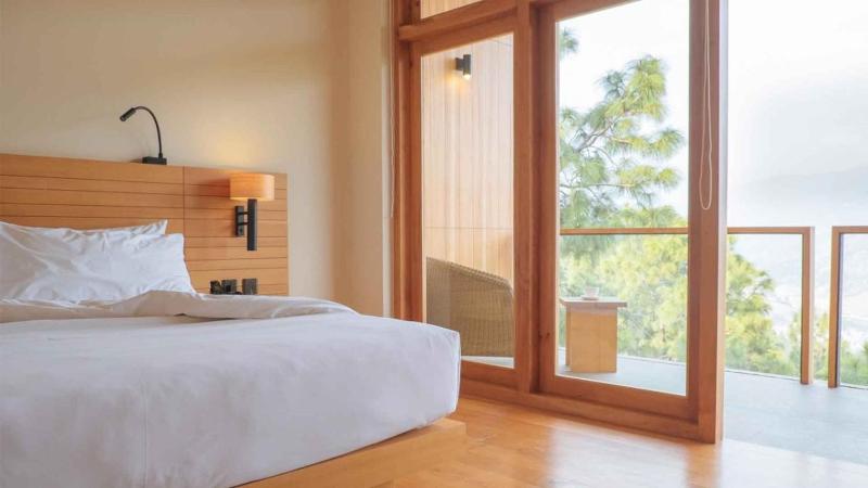 Deluxe Twin Room image 2
