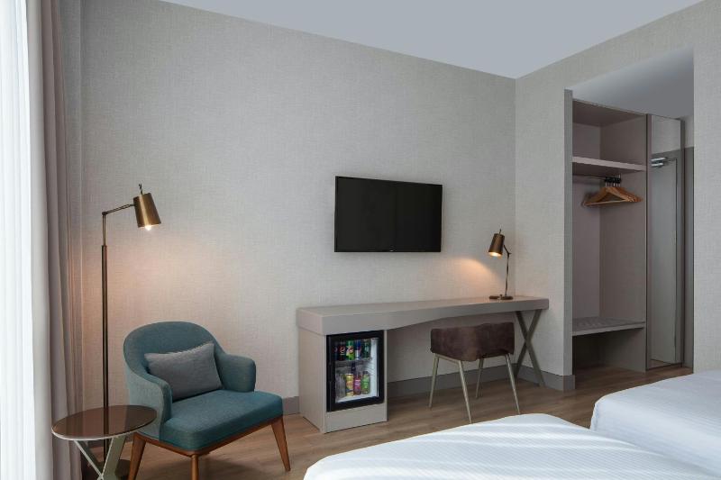 Superior Twin Room image 2