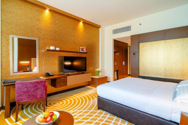 Superior King Room - Beach transfer & Free Shuttle to Deira city center mall image 4