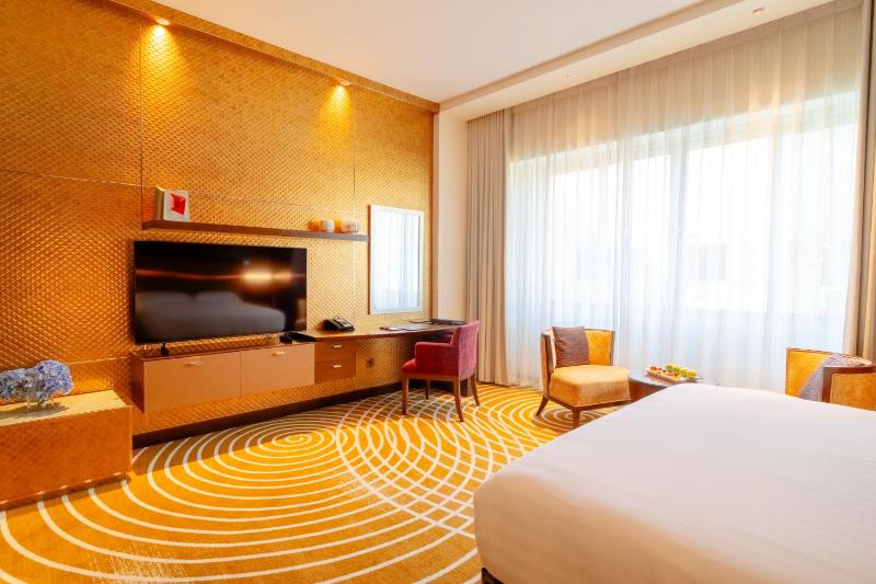 Deluxe King Room - Beach transfer & Free Shuttle to Deira city center mall image 3
