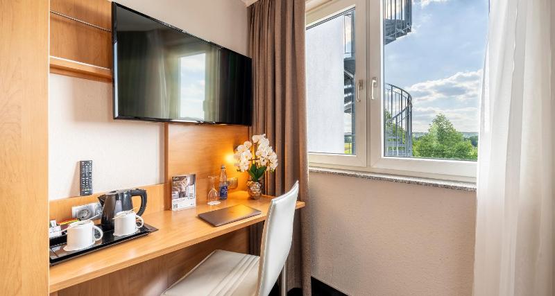 Standard Single Room image 4