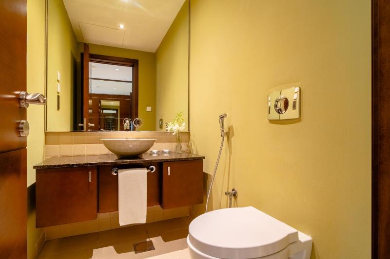 Executive Suite - Beach transfer & Free Shuttle to Deira city center mall image 2