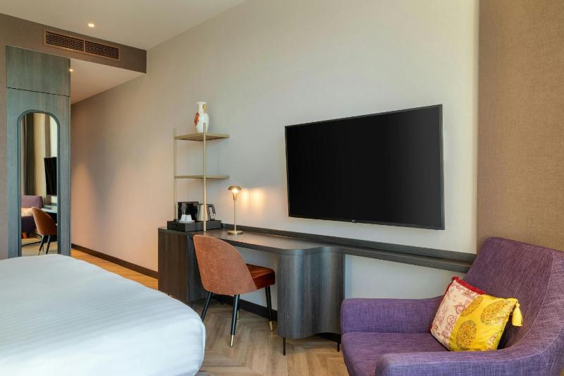 Deluxe Super King Room image 3