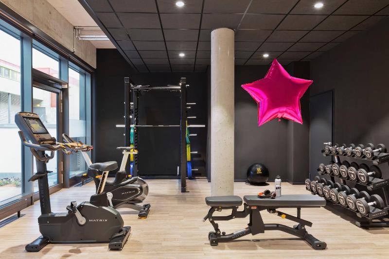 Moxy Hamburg Altona - image 9