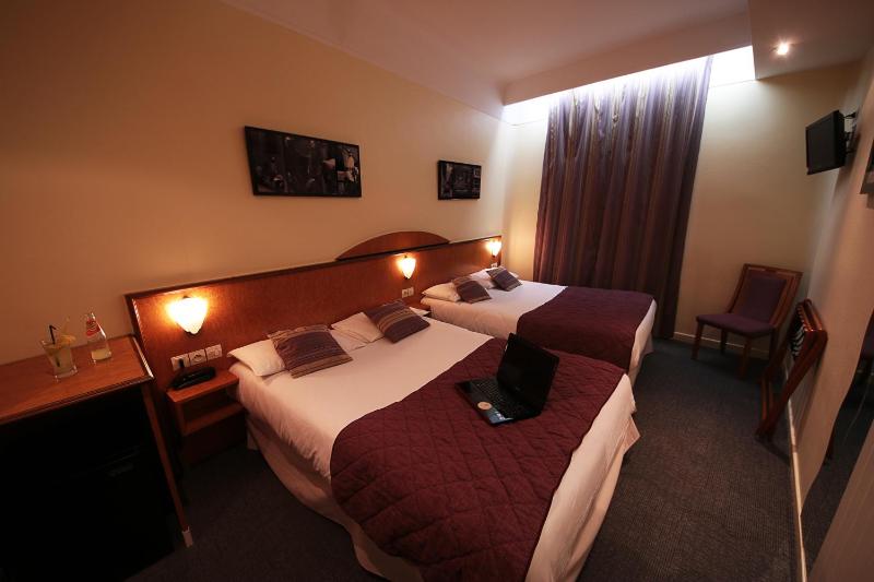 Quadruple Room image 1