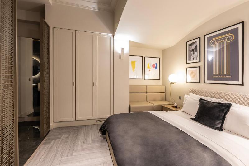 Double Room image 3