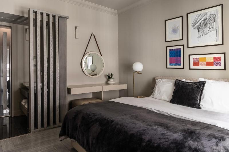 Superior Double Room image 4