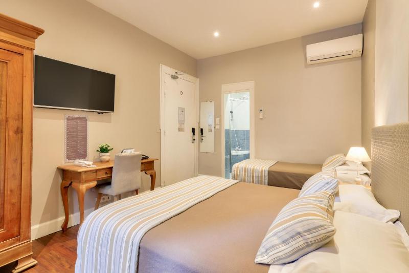 Triple Room image 3