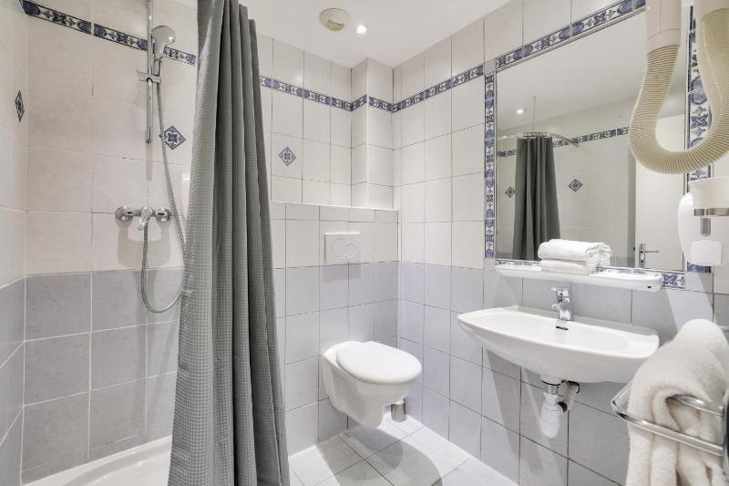 Standard Double Room image 2