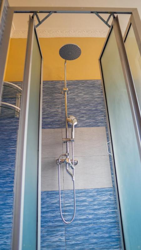 Downtown Oasis Suites - image 3
