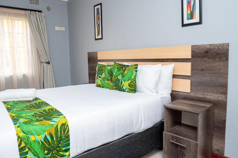 Downtown Oasis Suites - image 7