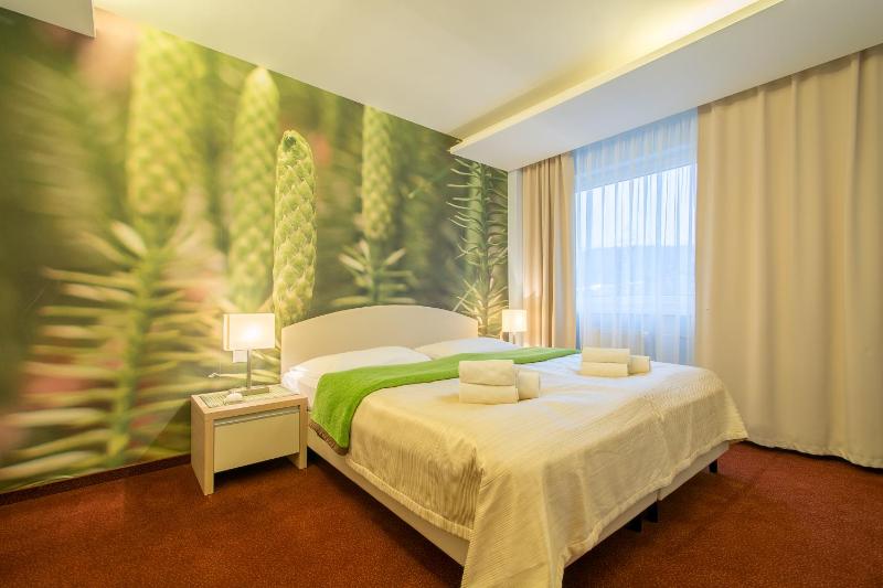 Apartment with Mountain View image 1