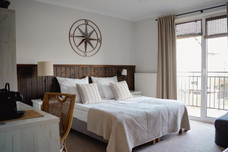 Quadruple Room with Balcony image 3