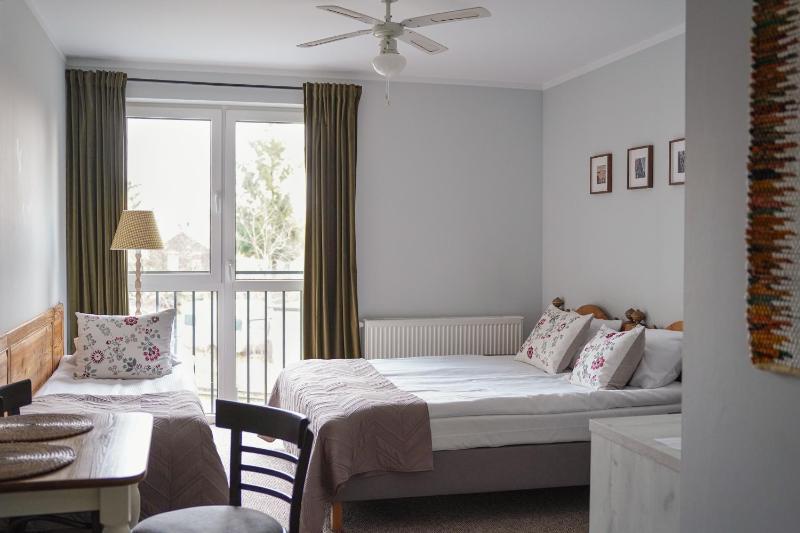 Triple Room with Bathroom image 1