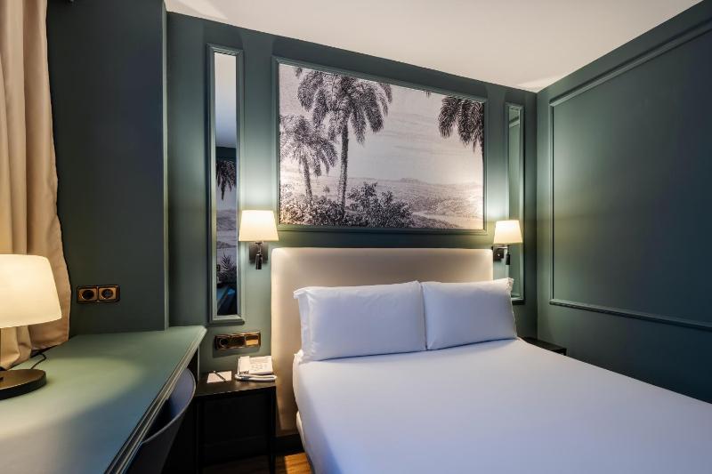 Deluxe Mini Room image 1