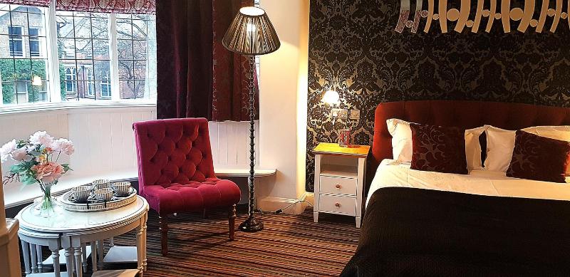 Quadruple Room image 4