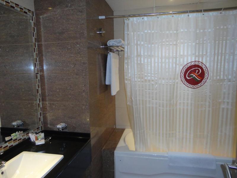 Royal Executive Suite image 2