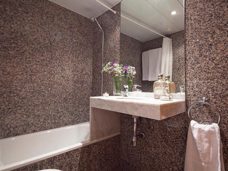 Three-Bedroom Apartment - Penthouse image 4