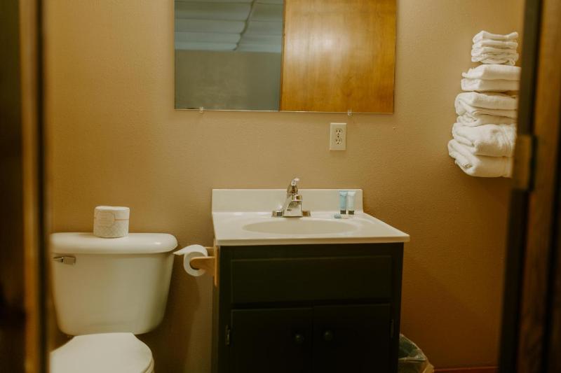 Lakeside Two Bedroom Suite image 2