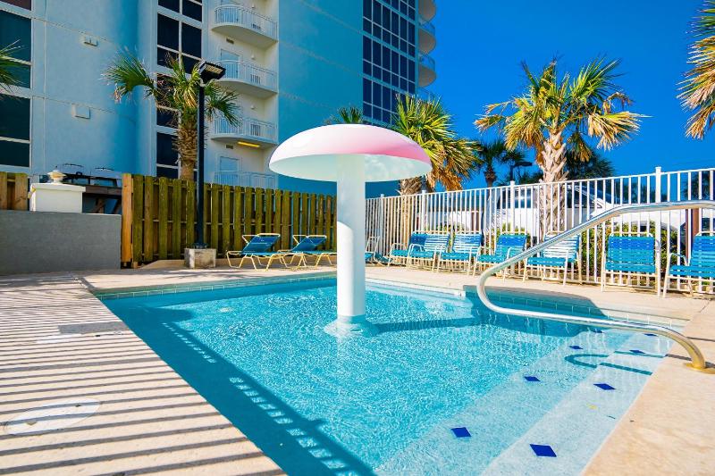 Island Royale 1103 - image 11