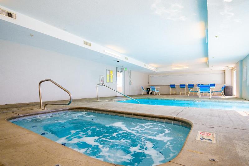 Island Royale 1103 - image 20