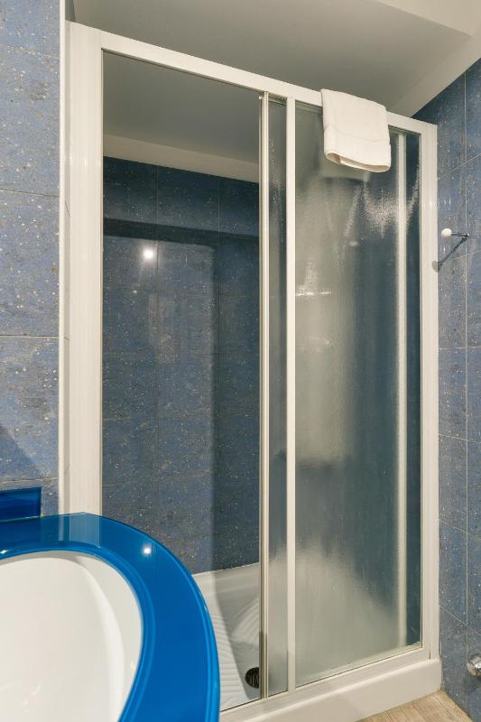 Deluxe Apartment image 2