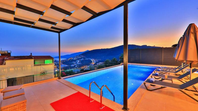 Kalkan 4 Bedroom Villa - image 2