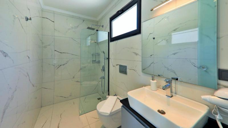 Kalkan 4 Bedroom Villa - image 30
