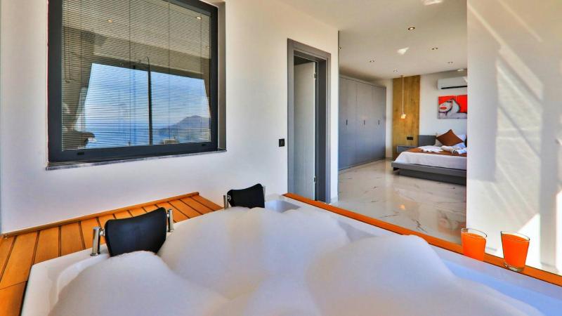 Kalkan 4 Bedroom Villa - image 13