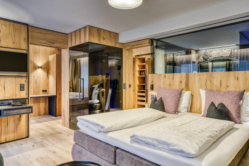 Suite with Mountain View image 1