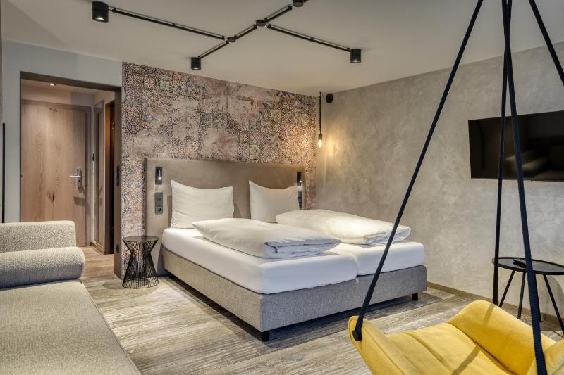 Deluxe Double Room with Shower image 1