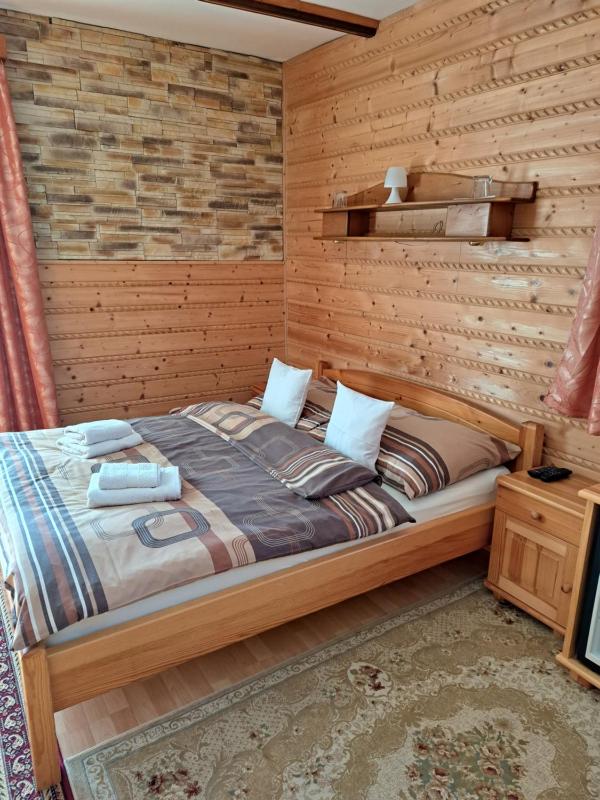 Classic Quadruple Room image 2