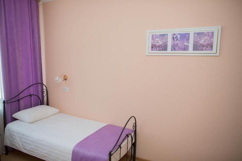 Standard Twin Room image 2