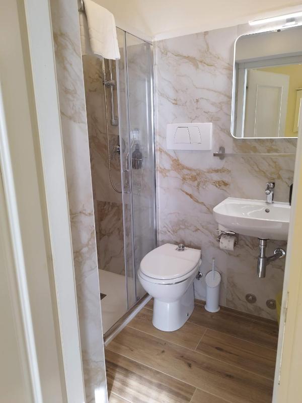 Double Room with Private Bathroom image 4
