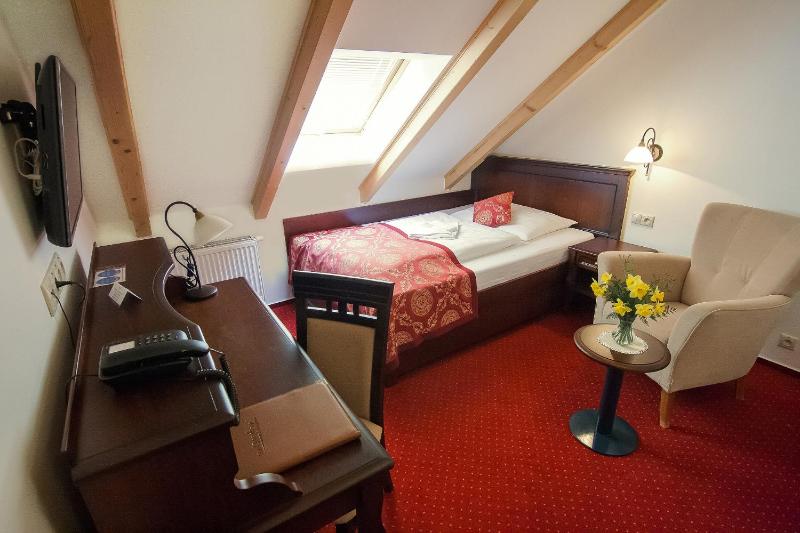 Single Room image 4
