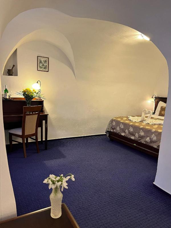 Deluxe Double Room image 4