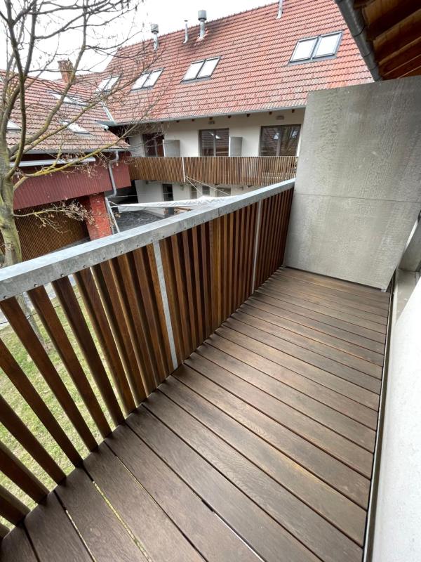 Deluxe Double or Twin Room with Balcony image 4
