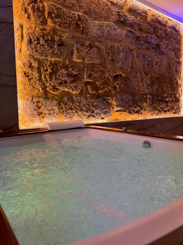 Raquel suite and SPA - image 7