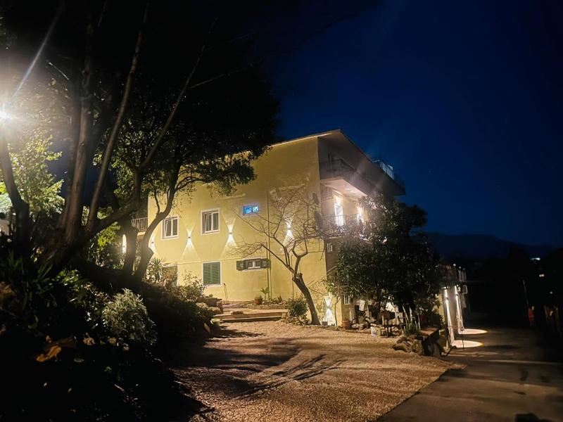 Elegance Suite Mary - image 8